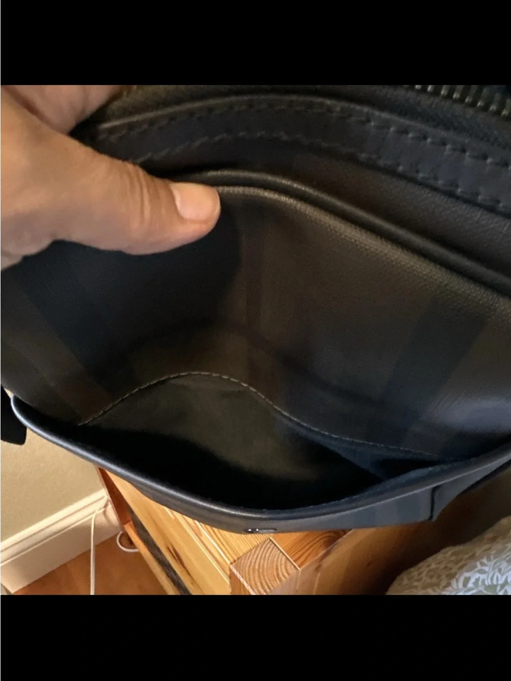 Burberry compact crossbody